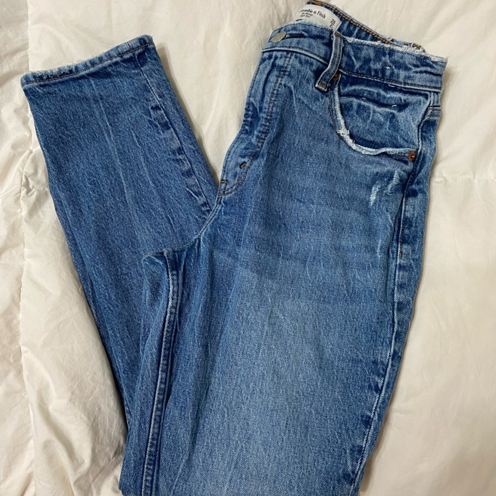 Abercrombie & fitch size 2